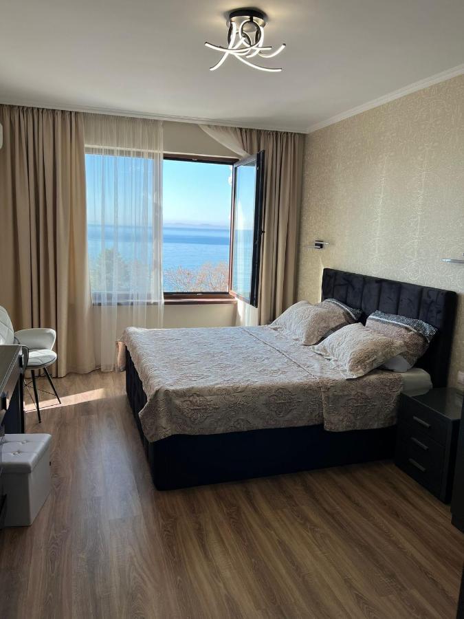 Luxury Penthouse Apartments At Valencia Gardens Burgas Bagian luar foto